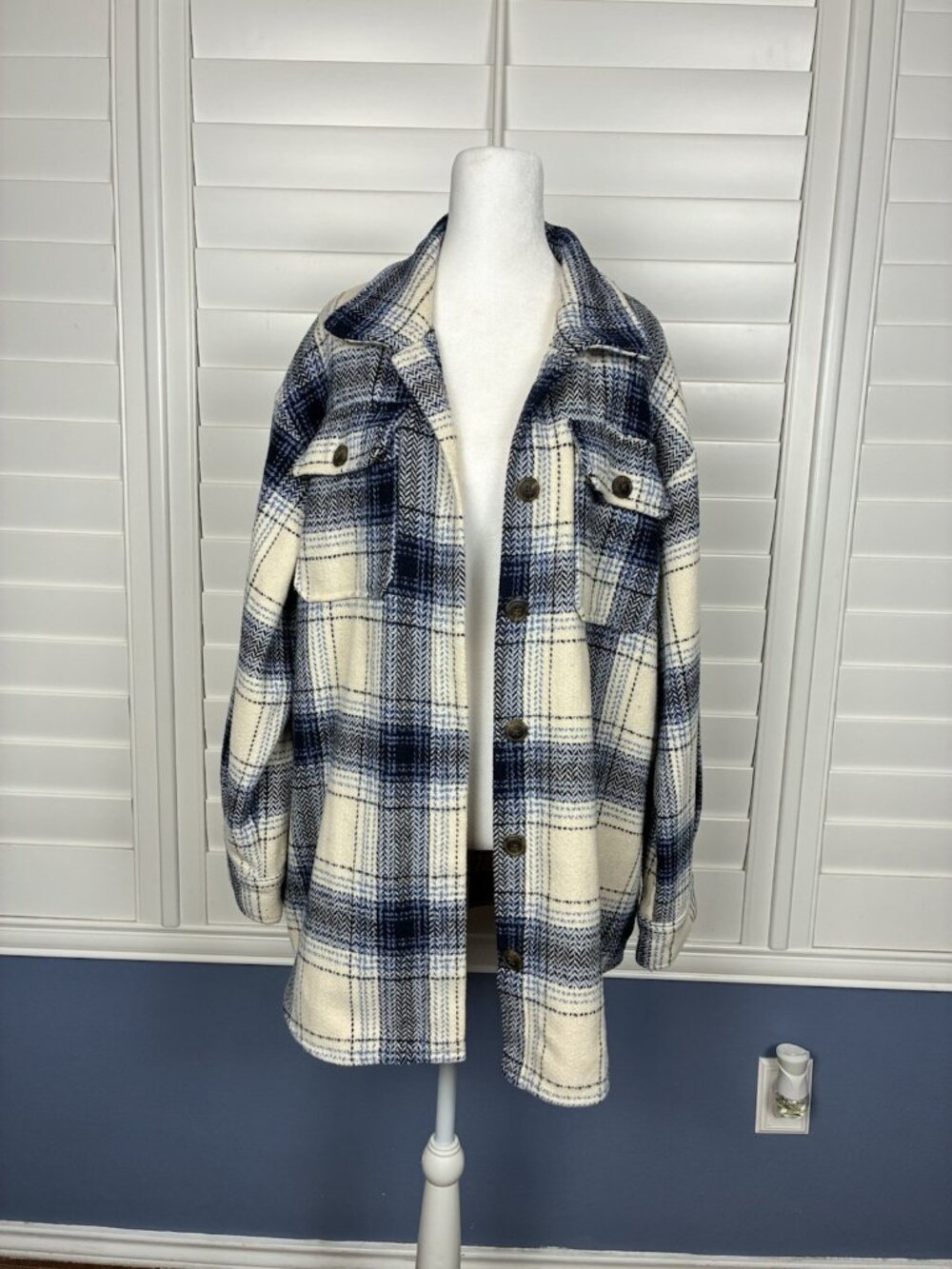 Women’s XL Blue Cream Plaid Button Front Shacket Shirt Jacket Western Cozy